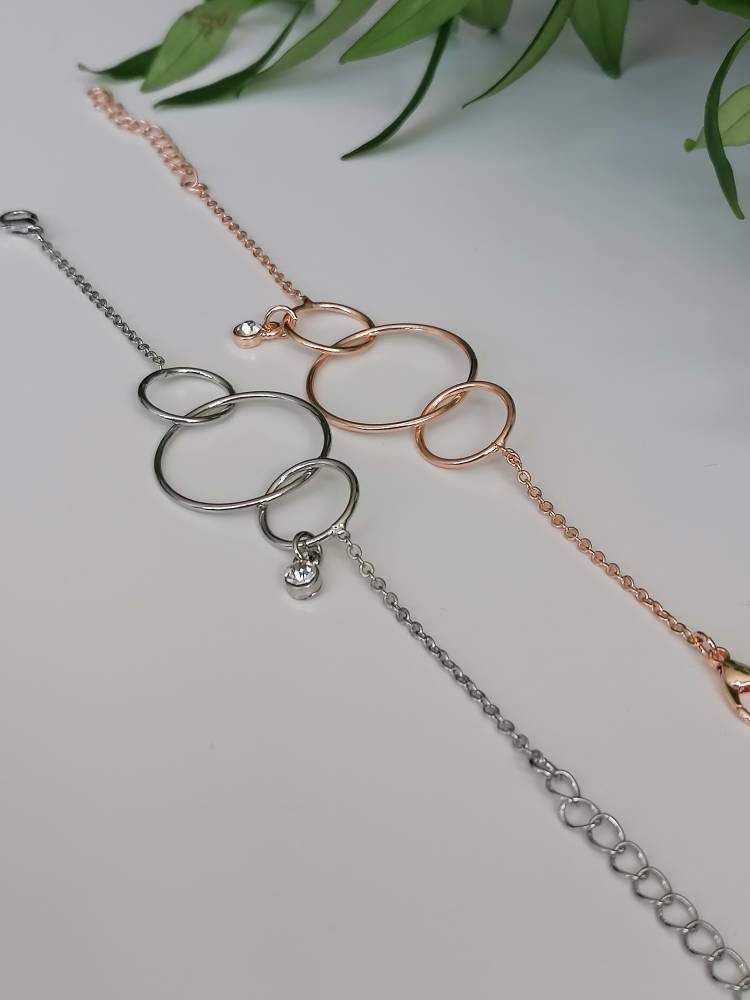 Interlinked Circles Bracelet