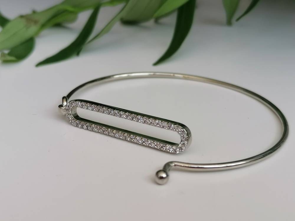 Elegant Bangle with Cubic Zirconia stones