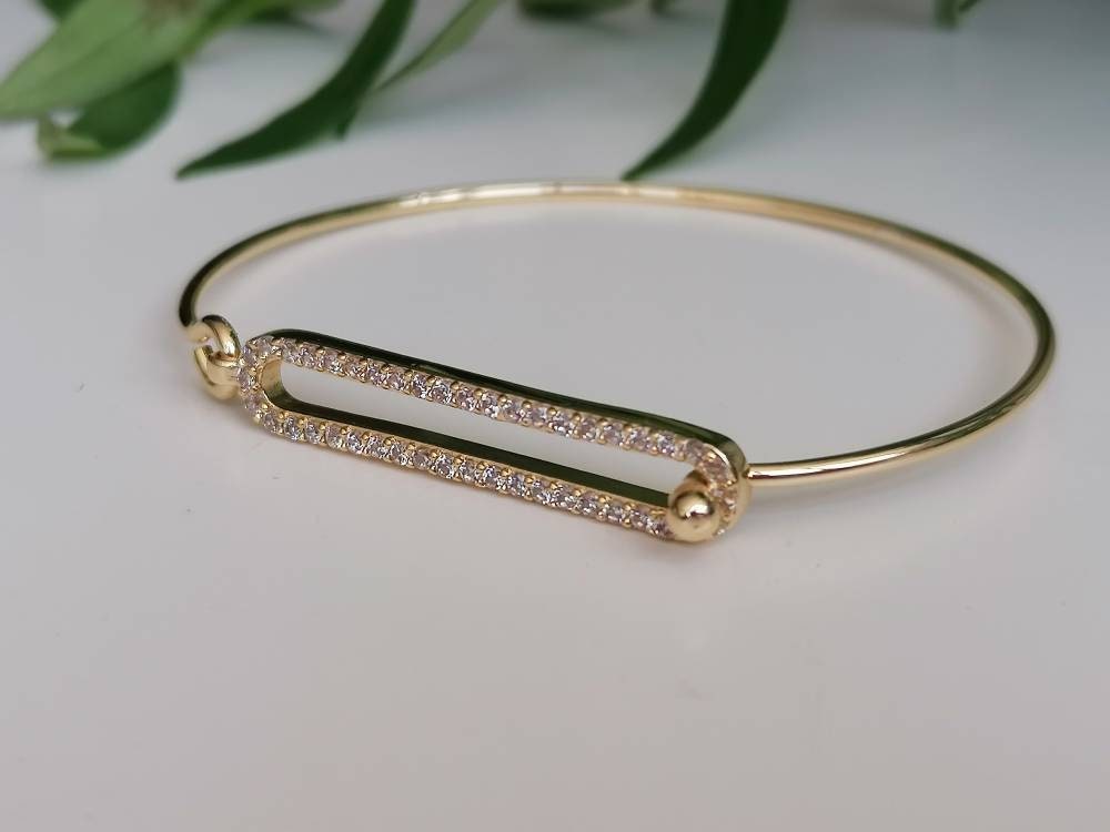 Elegant Bangle with Cubic Zirconia stones