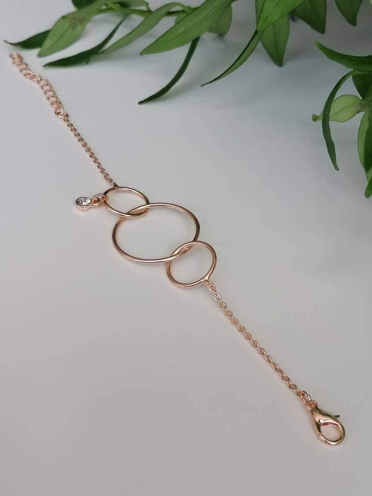 Interlinked Circles Bracelet