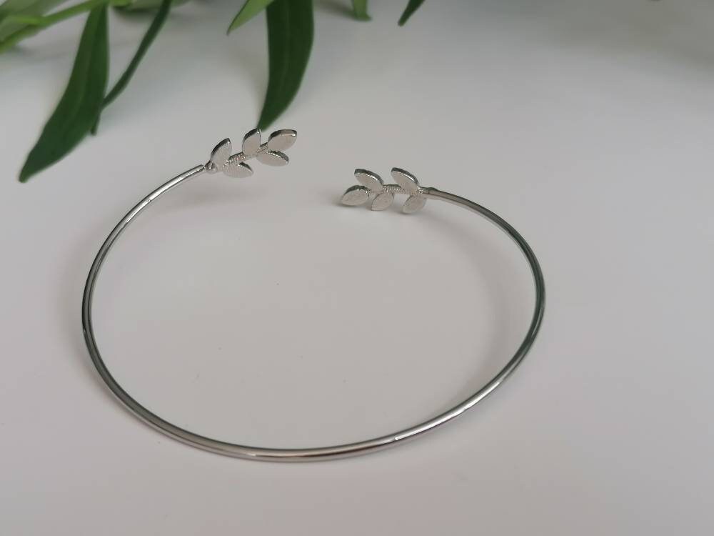 Elegant Minimalist Leaf Cuff Bangle