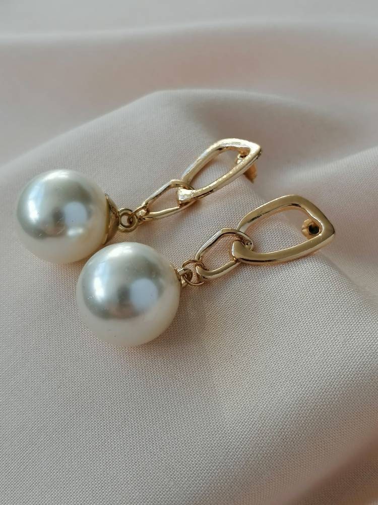 Gold Faux Pearl Dangle Chain Earrings