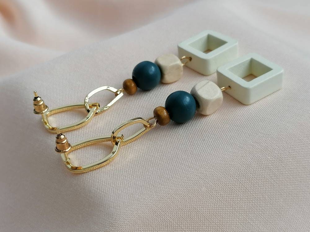 Retro Lightweight Dangle Earrings