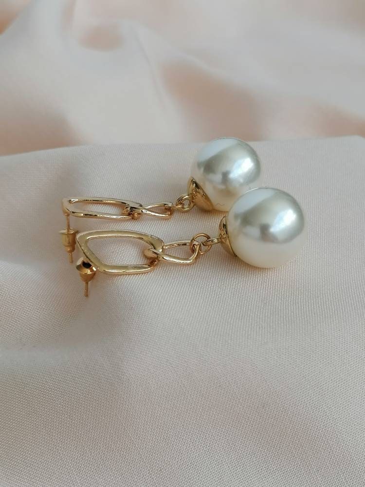 Gold Faux Pearl Dangle Chain Earrings